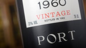 Wine labels: Tips-artgrafics.gr